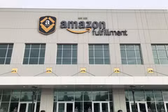 Trung tâm logistics của Tập đoàn thương mại điện tử Amazon. (Ảnh: Kyodo/TTXVN)