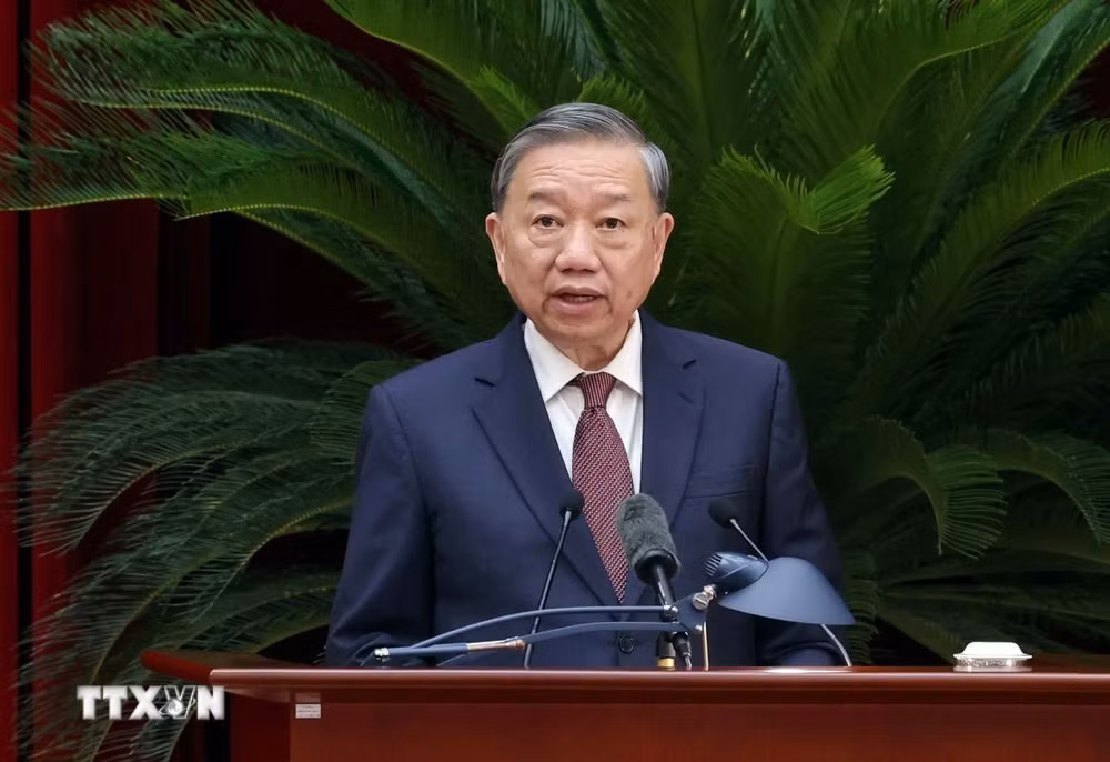 ttxvn-be-mac-hoi-nghi-lan-thu-muoi-hai-ban-chap-hanh-trung-uong-dang-khoa-xiii-2007-2.jpg