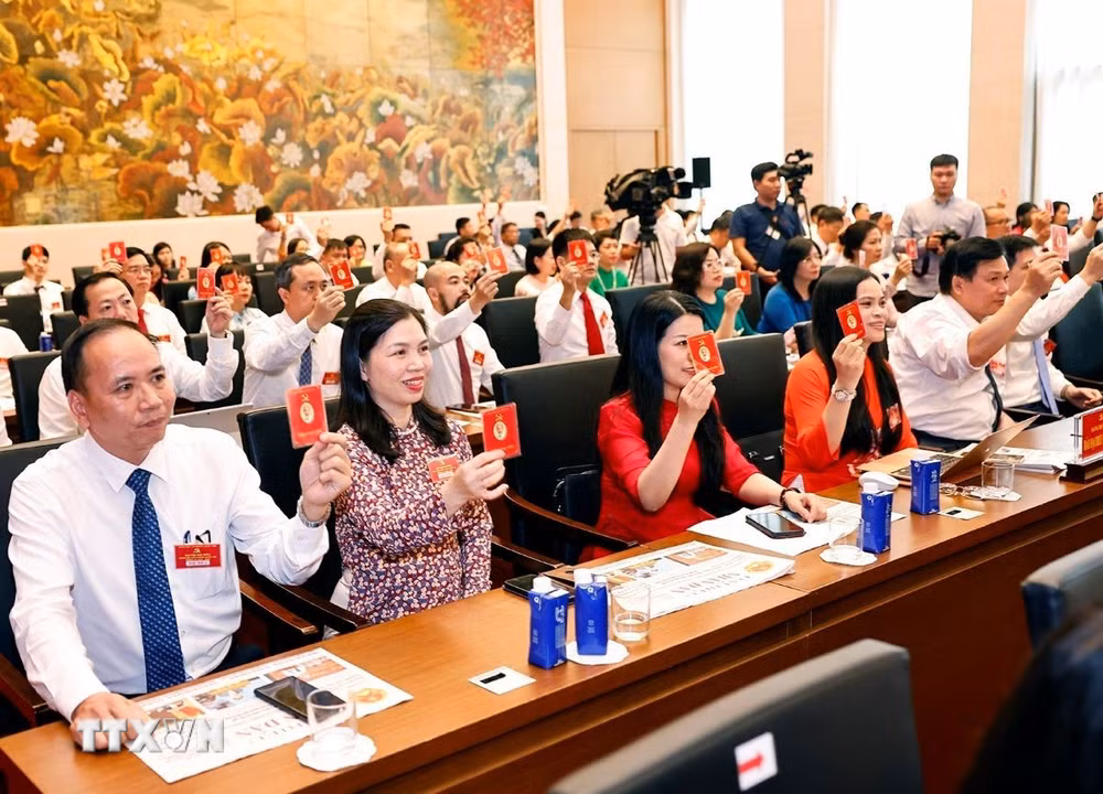 ttxvn-chu-tich-quoc-hoi-du-dai-hoi-dai-bieu-dang-bo-van-phong-quoc-hoi-1607-2.jpg