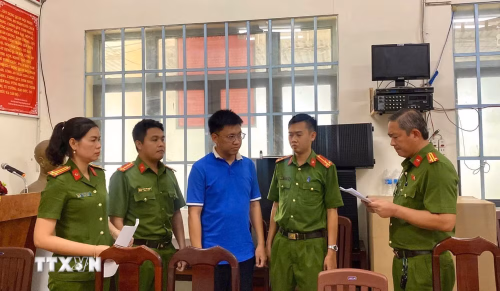 ttxvn-tay-ninh-khoi-to-bat-tam-giam-giam-doc-doanh-nghiep-san-xuat-nuoc-yen-gia-quy-mo-lon-1505.jpg