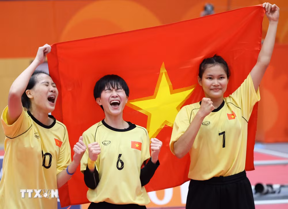 ttxvn_cau-may-nu-7660.jpg