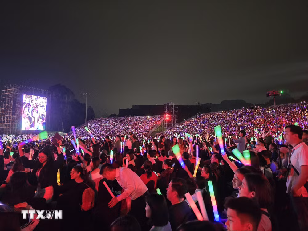 ttxvn-ha-long-concert-2025-hao-khi-di-san-bung-sang-tuong-lai2.jpg