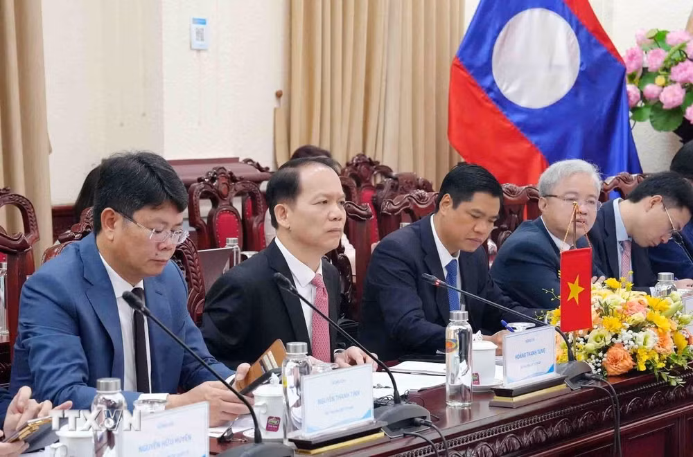 ttxvn-bo-truong-bo-tu-phap-viet-nam-hoi-dam-voi-pho-thu-tuong-chinh-phu-bo-truong-tu-phap-lao-1606-3.jpg