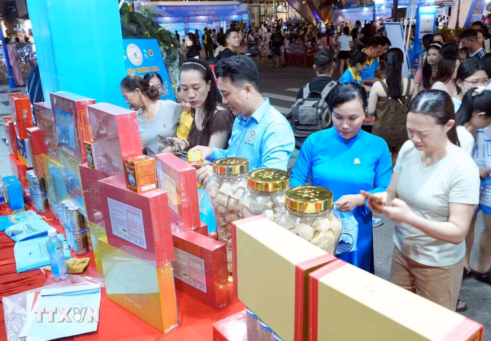 ttxvn-khai-mac-ngay-van-hoa-du-lich-khanh-hoa-tai-quang-tri-nam-2026-1608-3.jpg