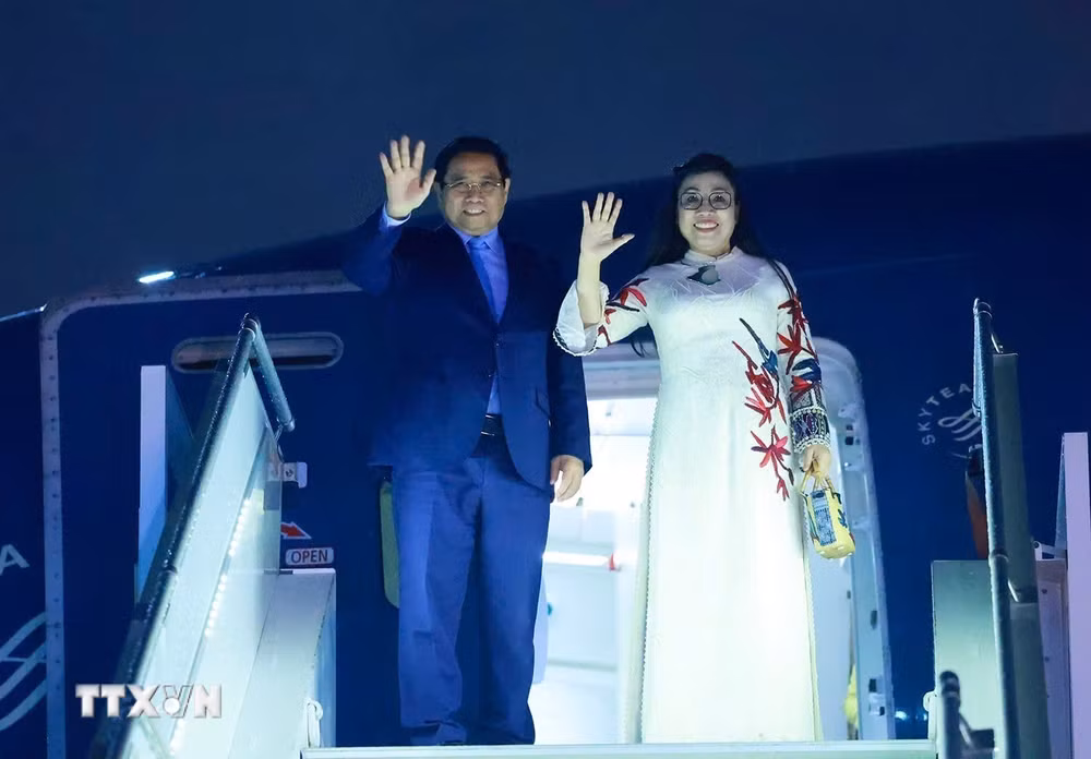 ttxvn-thu-tuong-ket-thuc-chuyen-tham-algeria-len-duong-du-hoi-nghi-thuong-dinh-g20-tai-nam-phi-3.jpg
