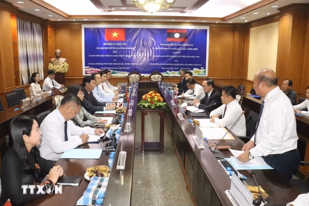 ttxvn-viet-nam-lao-thuc-day-tang-cuong-hop-tac-giua-cac-dia-phuong-0909-2.jpg