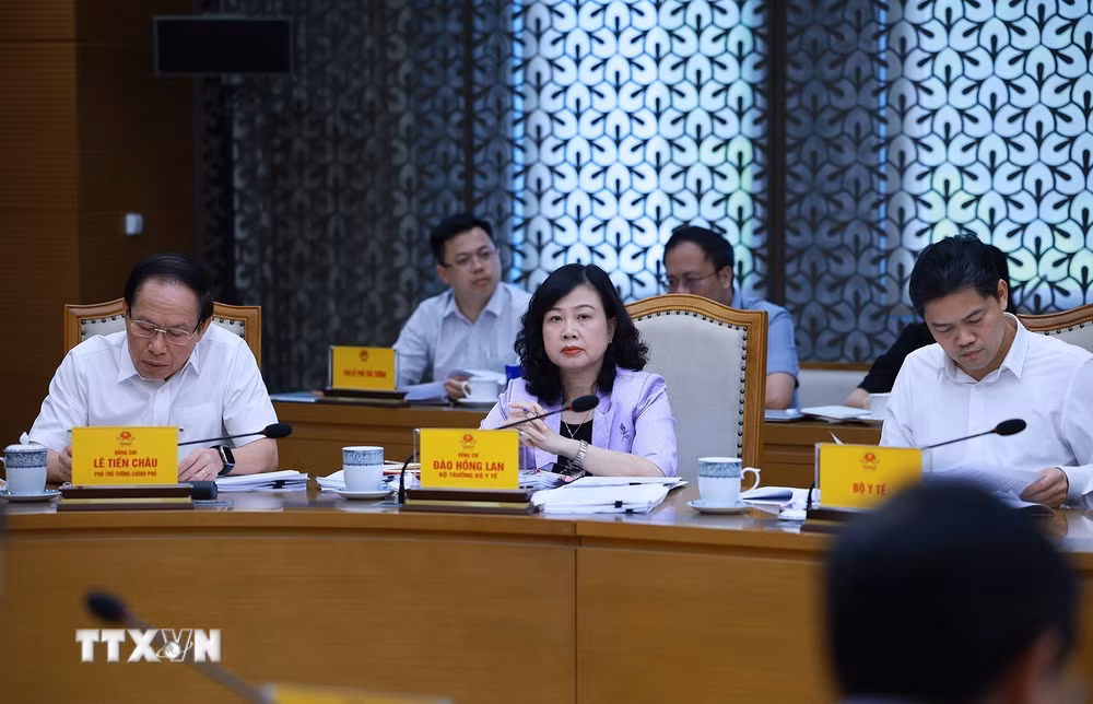 ttxvn-thu-tuong-lam-viec-voi-lanh-dao-bo-y-te-ve-mot-so-dieu-lien-quan-den-luat-trong-linh-vuc-y-te-0809-7.jpg
