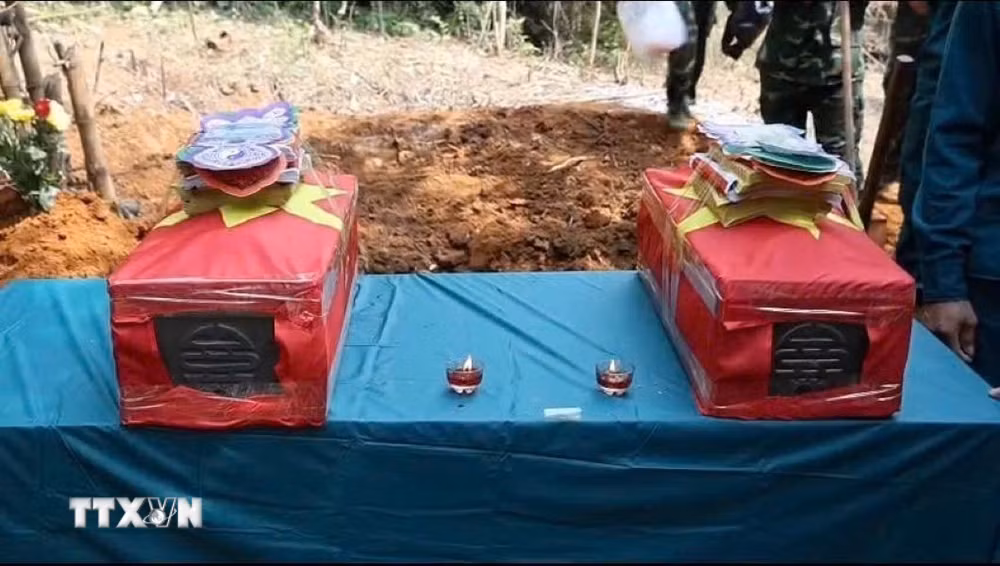 ttxvn-lao-cai-tiep-tuc-khai-quat-cat-boc-cac-phan-mo-liet-si-tai-phuong-cam-duong-1608-2.jpg