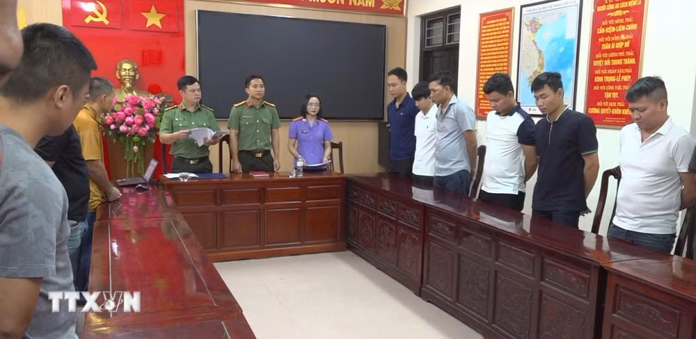ttxvn-pha-chuyen-an-lon-duong-day-rut-trom-dau-diezen-nganh-duong-sat-1608-2.jpg