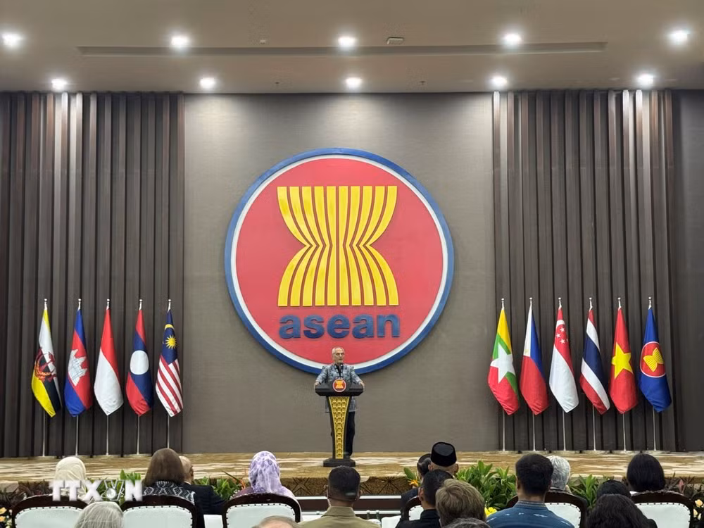 ttxvn-timor-leste-tham-lam-viec-voi-ban-thu-ky-asean-0308.jpg