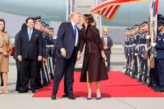 Đệ nhất Phu nhân Melania Trump ''đốn tim'' tín đồ thời trang thế giới