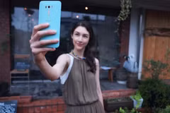 Chụp ảnh selfie là thế mạnh ở chiếc điện thoại mới của Asus. (Nguồn: Asus)