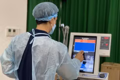 200 máy thở cao cấp, hiện đại từ Đức đã hạ cánh tại TP Hồ Chí Minh