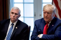 Tổng thống Trump gặp Phó Tổng thống Pence sau vụ bạo loạn Quốc hội Mỹ