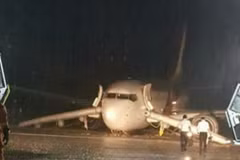 Chiếc Boeing 737-800 mang số hiệu MH2718 của hàng không Malaysia đã bị trượt khỏi đường băng. (Nguồn: Nst.com.my)