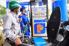 Nhằm tiết kiệm nhiên liệu một cách tối đa, nhiều tài xế công nghệ đã chia sẻ những bí quyết khi điều khiển xe. (Ảnh: Hoài Nam/Vietnam+)