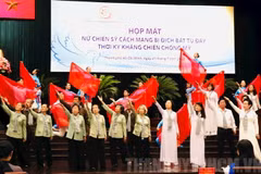 Một tiết mục văn nghệ chào mừng tại buổi họp mặt. (Nguồn: hcmcpv.org.vn)