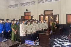 Các bị cáo tại phiên tòa. (Nguồn: tuoitre.vn)