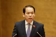 Chủ nhiệm Ủy ban Pháp luật của Quốc hội Hoàng Thanh Tùng trình bày Báo cáo giải trình, tiếp thu, chỉnh lý dự thảo Luật sửa đổi, bổ sung một số điều của Luật Sở hữu trí tuệ. (Ảnh: Phương Hoa/TTXVN)