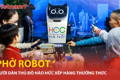 Robot chần bánh, chan nước, bát phở 'chuyển đổi số' có hương vị ra sao?