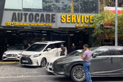Dịch vụ tân trang xe sôi động dịp cận Tết Nguyên đán. (Ảnh: Minh Hiếu/Vietnam+)