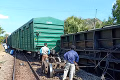 Sự cố tàu hàng trật bánh tại ga Suối Vận, huyện Tánh Linh, tỉnh Bình Thuận. (Nguồn ảnh: CLB đam mê Đường sắt)