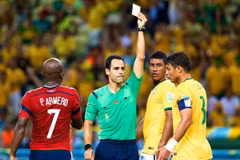 Chiếc thẻ vàng ngớ ngẩn khiến Thiago Silva phải trả giá đắt