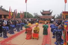 Đoàn đại biểu kiều bào về nước dự lễ Giỗ Tổ Hùng Vương