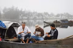 Anthony Bourdain đã từng lê la ở khắp nơi trên Việt Nam để quảng bá các món ăn ngon. (Nguồn: CNN)