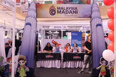 Triển lãm Malaysia giới thiệu về cơ hội du học và hợp tác giáo dục giữa Malaysia và Việt Nam. (Ảnh: Xuân Khu/TTXVN)