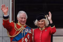 Vua Anh Charles III và Hoàng hậu Camilla tại London, ngày 17/6/2023. (Ảnh: AFP/TTXVN)