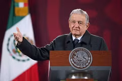 Tổng thống Mexico Andres Manuel Lopez Obrador phát biểu tại một cuộc họp báo ở Mexico City hồi năm ngoái. (Ảnh: AFP/TTXVN)