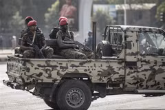 Binh sỹ tuần tra tại Addis Ababa (Ethiopia). (Ảnh: AFP/TTXVN)