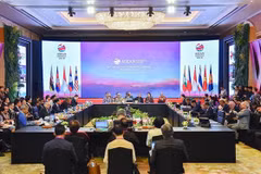 Hội nghị AMM-56 với trọng tâm thảo luận về tiến trình xây dựng Cộng đồng ASEAN, triển khai Tầm nhìn ASEAN về Ấn Độ Dương-Thái Bình Dương, quan hệ đối ngoại và cấu trúc khu vực. (Ảnh:TTXVN phát)