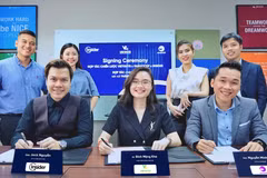 Ông Jack Nguyễn - Giám Đốc Phát Triển Đông Nam Á Insider, bà Định Mộng Kha - CEO VietGuys, ông Nguyễn Minh Liêm - CEO & Founder PangoCDP cùng đội ngũ.