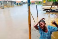 Cảnh ngập nước ở Anambra (Nigeria) sau một vụ tai nạn thuyền hồi tháng 10 năm ngoái. (Ảnh minh họa: The Times of India)
