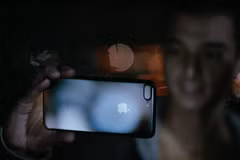 Apple tung loạt clip quảng cáo ấn tượng khoe tính năng iPhone 7
