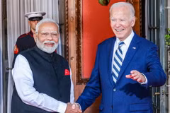 Thủ tướng Ấn Độ Narendra Modi (trái) và Tổng thống Mỹ Joe Biden tại cuộc gặp ở bang Delaware ngày 21/9/2024. (Ảnh: ANI/TTXVN)