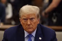 Cựu Tổng thống Mỹ Donald Trump tại tòa án ở quận Manhattan, New York ngày 6/11/2023. (Ảnh: AFP/TTXVN)