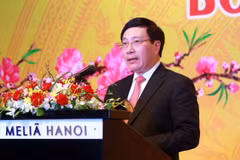 Phó Thủ tướng, Bộ trưởng Bộ Ngoại giao Phạm Bình Minh phát biểu tại buổi gặp mặt. (Ảnh: An Đăng/TTXVN)
