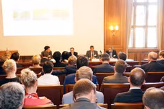 Các chuyên gia kinh tế bang Bremen thảo luận về tiềm năng cũng như các khó khăn khi đầu tư vào Việt Nam. (Ảnh: Phạm Văn Thắng/TTXVN)