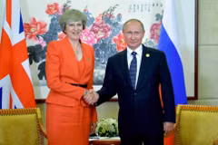 Tổng thống Vladimir Putin và Thủ tướng Anh Theresa May tại cuộc gặp năm 2017. (Nguồn: Getty Images)