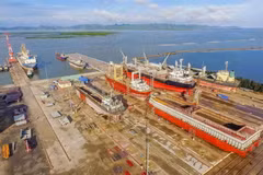 Nhà máy sửa chữa tàu biển Nosco Vinalines, nơi xảy ra vụ tai nạn lao động làm chết 2 công nhân. (Ảnh: TTXVN)