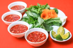 Ăn tiết canh lợn dịp Tết, một bệnh nhân phải nhập viện cấp cứu