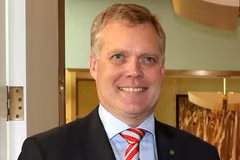 Ngài Tony Smith, Chủ tịch Hạ viện Australia. (Ảnh: TTXVN)