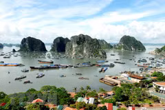 Phong cảnh Vịnh Hạ Long. (Ảnh: Nguyễn Đán/TTXVN)