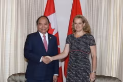 Thủ tướng Nguyễn Xuân Phúc gặp Toàn quyền Canada Julie Payette. (Ảnh: Thống Nhất/TTXVN)