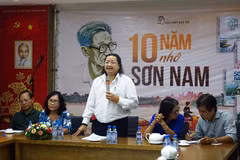 Ông Nguyễn Minh Nhựt, Giám đốc Nhà xuất bản Trẻ, phát biểu tại buổi giới thiệu. (Ảnh: Gia Thuận/TTXVN)
