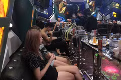 Một quán bar, karaoke bị kiểm tra. (Ảnh minh họa. Việt Hoàng/TTXVN phát)