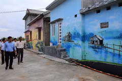 [Photo] Làng chài Ngư Mỹ Thạnh hút khách từ những bức bích họa